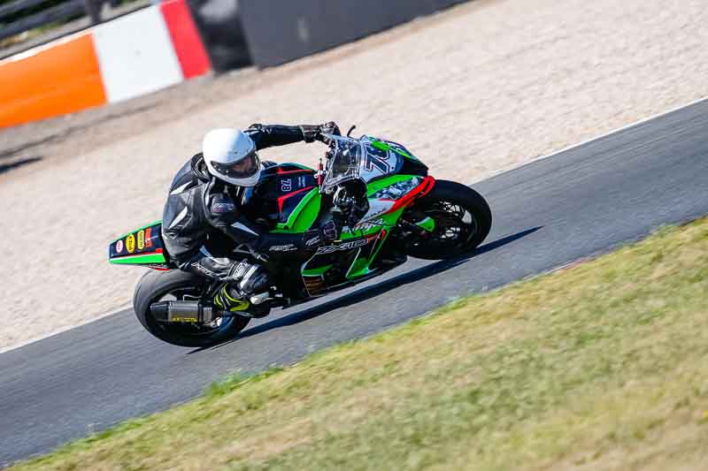 donington no limits trackday;donington park photographs;donington trackday photographs;no limits trackdays;peter wileman photography;trackday digital images;trackday photos